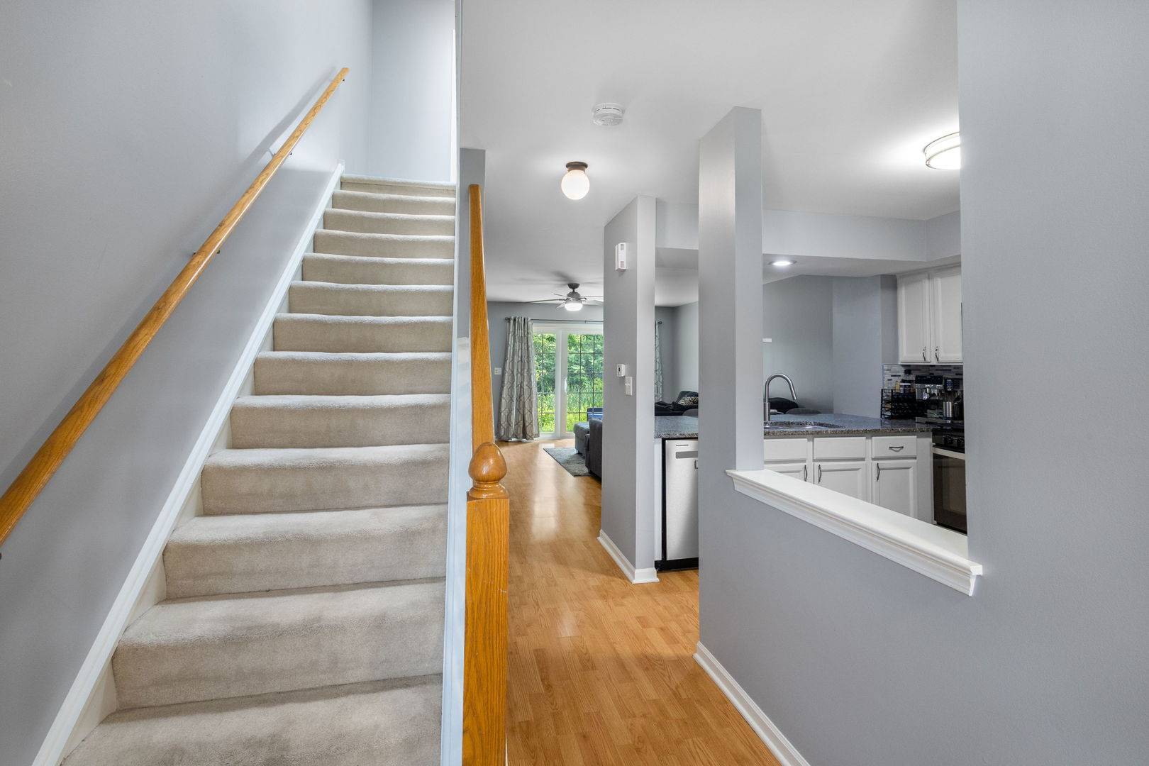 1827 Grove AVE, Schaumburg, IL 60193