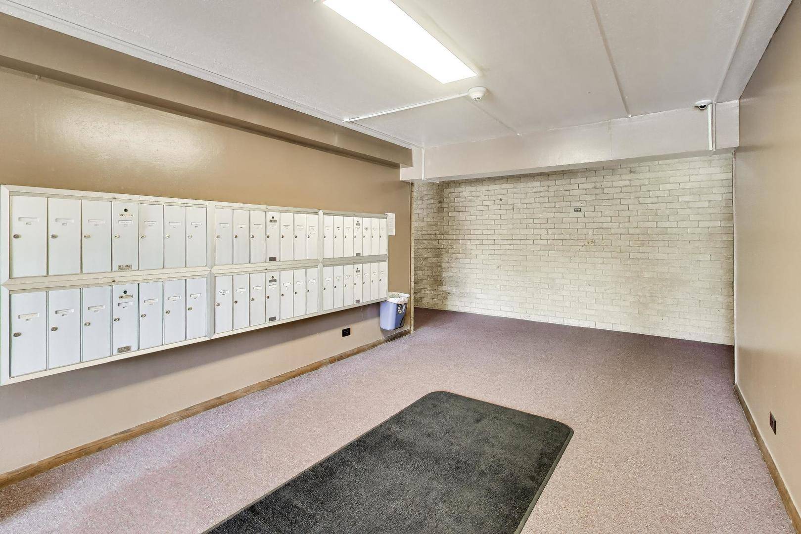 919 N Boxwood DR #108, Mount Prospect, IL 60056