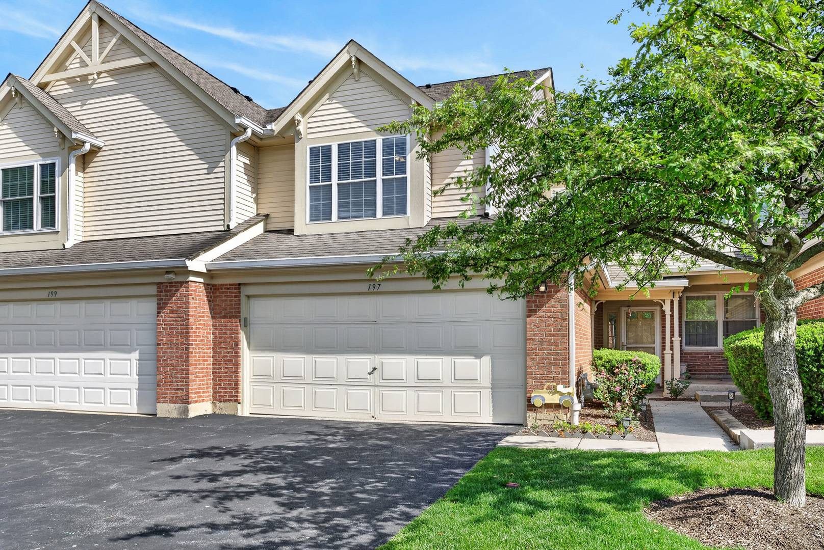 197 Rob Roy CT, Schaumburg, IL 60194
