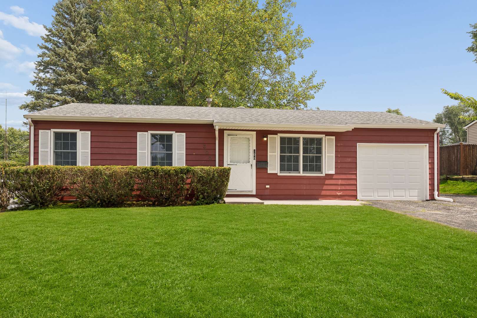 300 Macgregor RD, Lockport, IL 60441