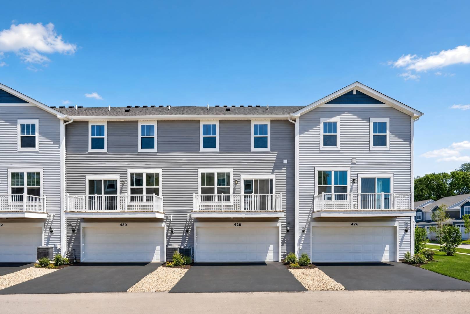 428 Red Oak CIR, Volo, IL 60020
