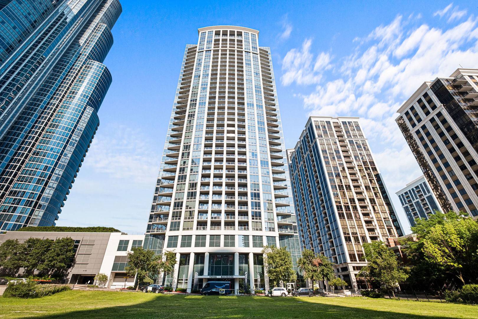 1235 S Prairie AVE #1906, Chicago, IL 60605