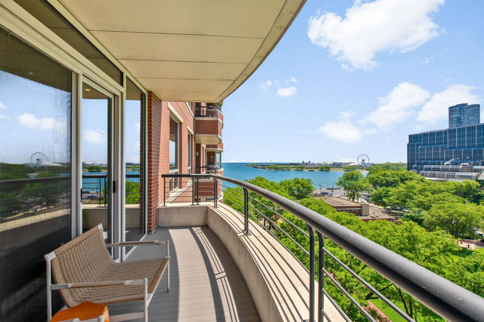 270 E Pearson ST #803, Chicago, IL 60611