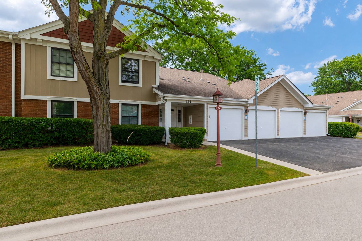 234 Deerpath CT #D1, Schaumburg, IL 60193