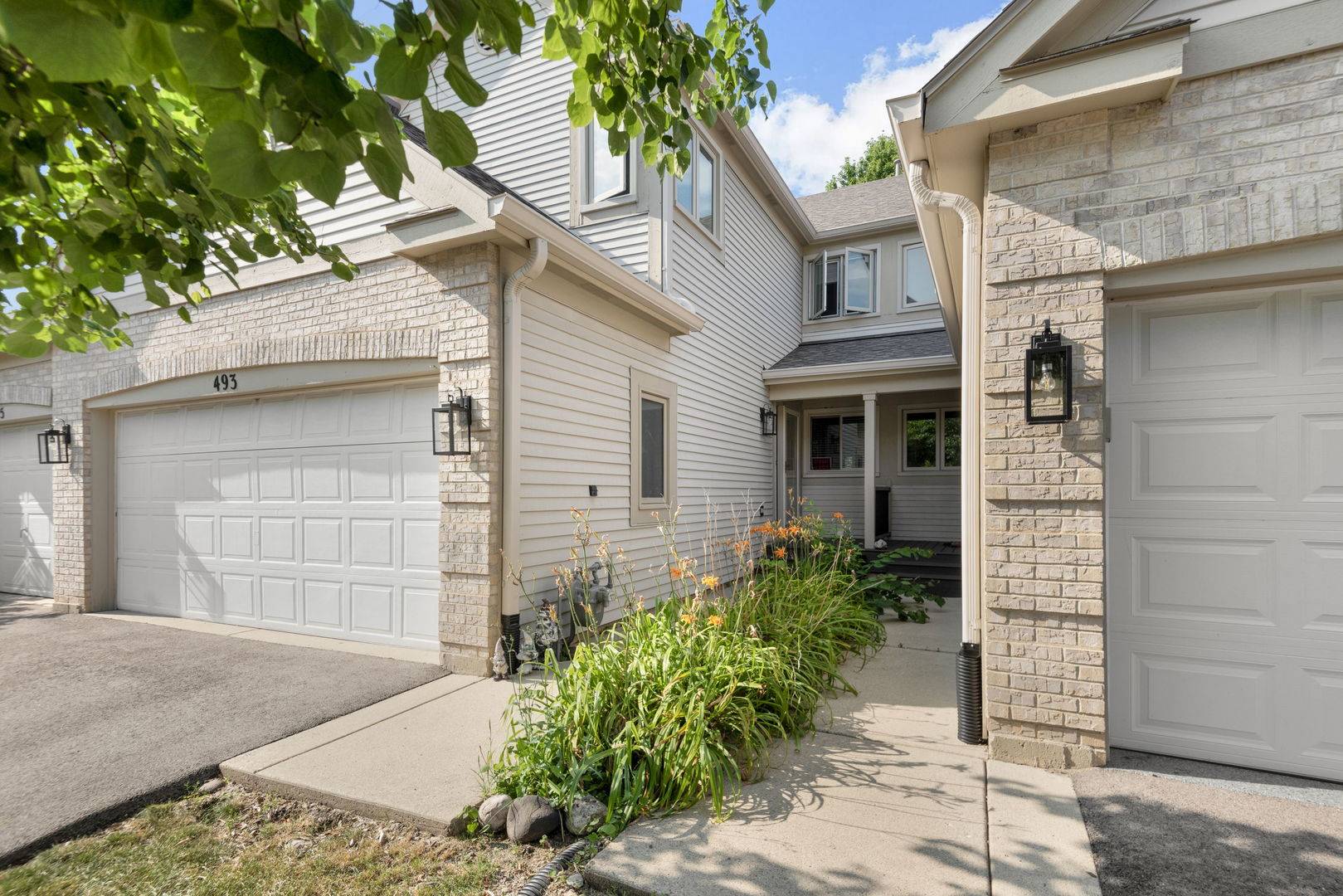 493 Doverton LN, Fox River Grove, IL 60021