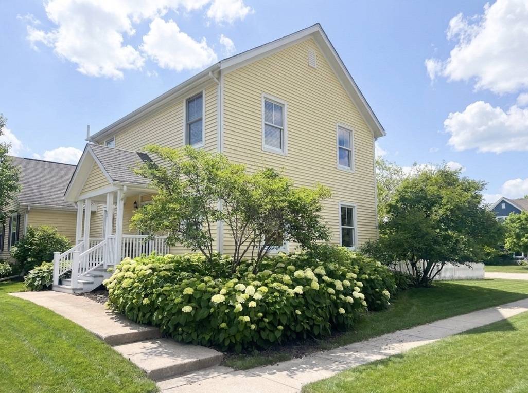 1501 Amos Bennett ST, Grayslake, IL 60030
