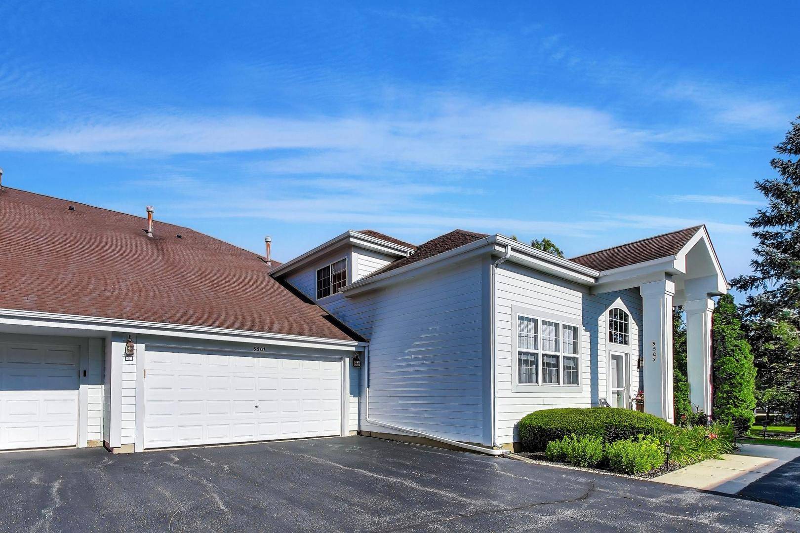 9507 Georgetown LN, Lakewood, IL 60014