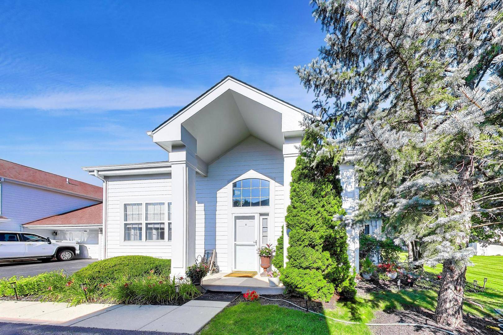 9507 Georgetown LN, Lakewood, IL 60014