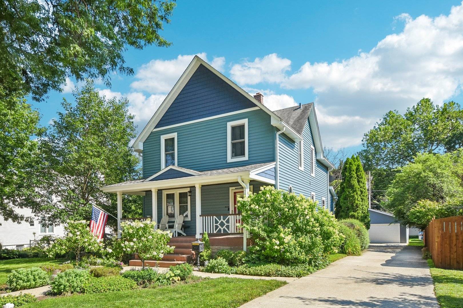 35 W Elm AVE, Roselle, IL 60172