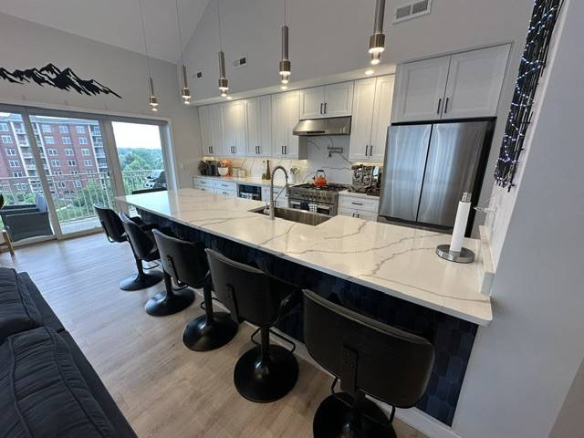 8300 Concord DR #601, Morton Grove, IL 60053