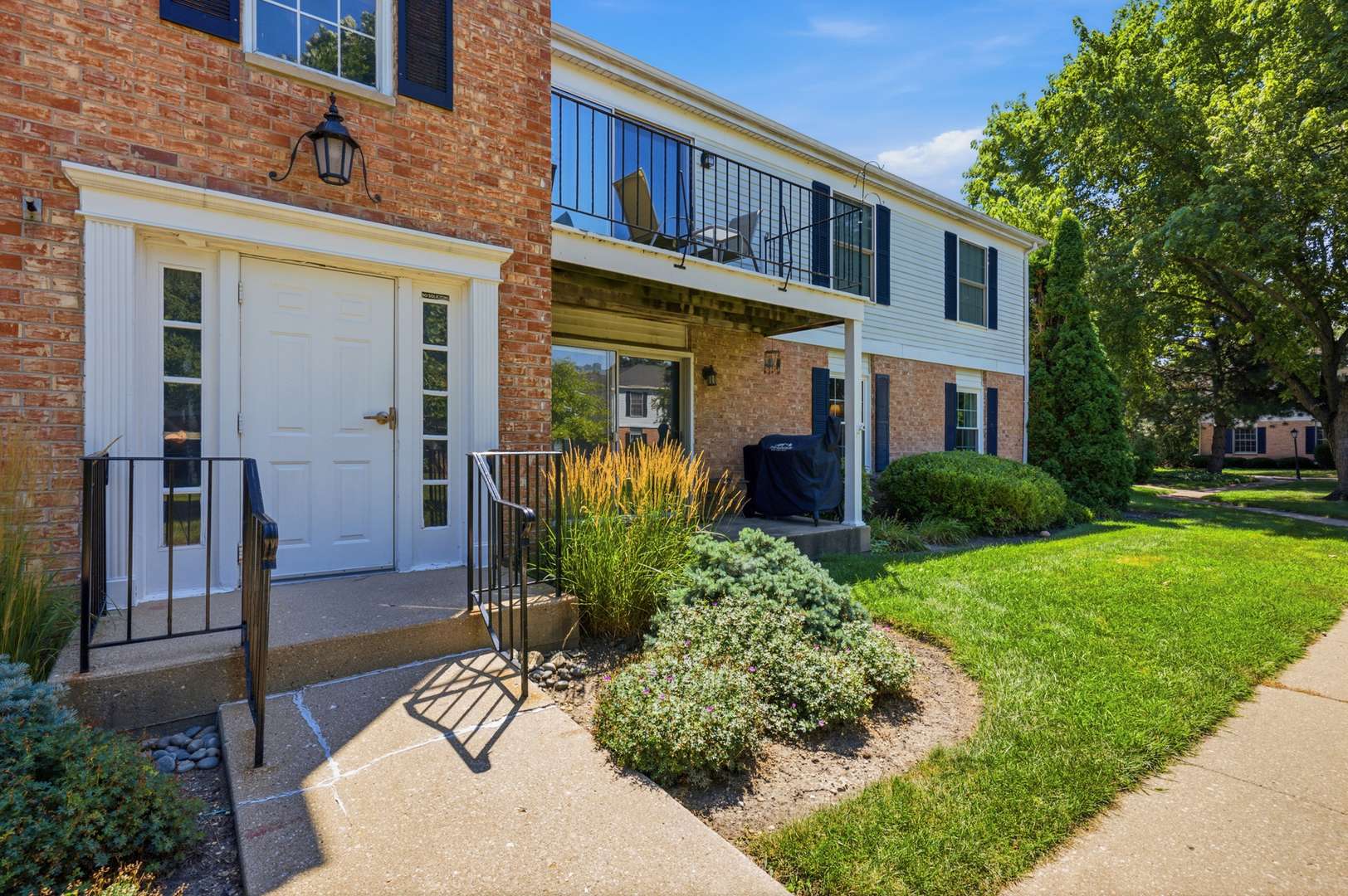 967 Golf Course RD #2, Crystal Lake, IL 60014