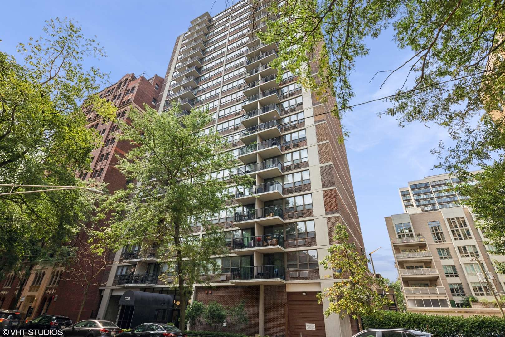 2740 N Pine Grove AVE #15A, Chicago, IL 60614
