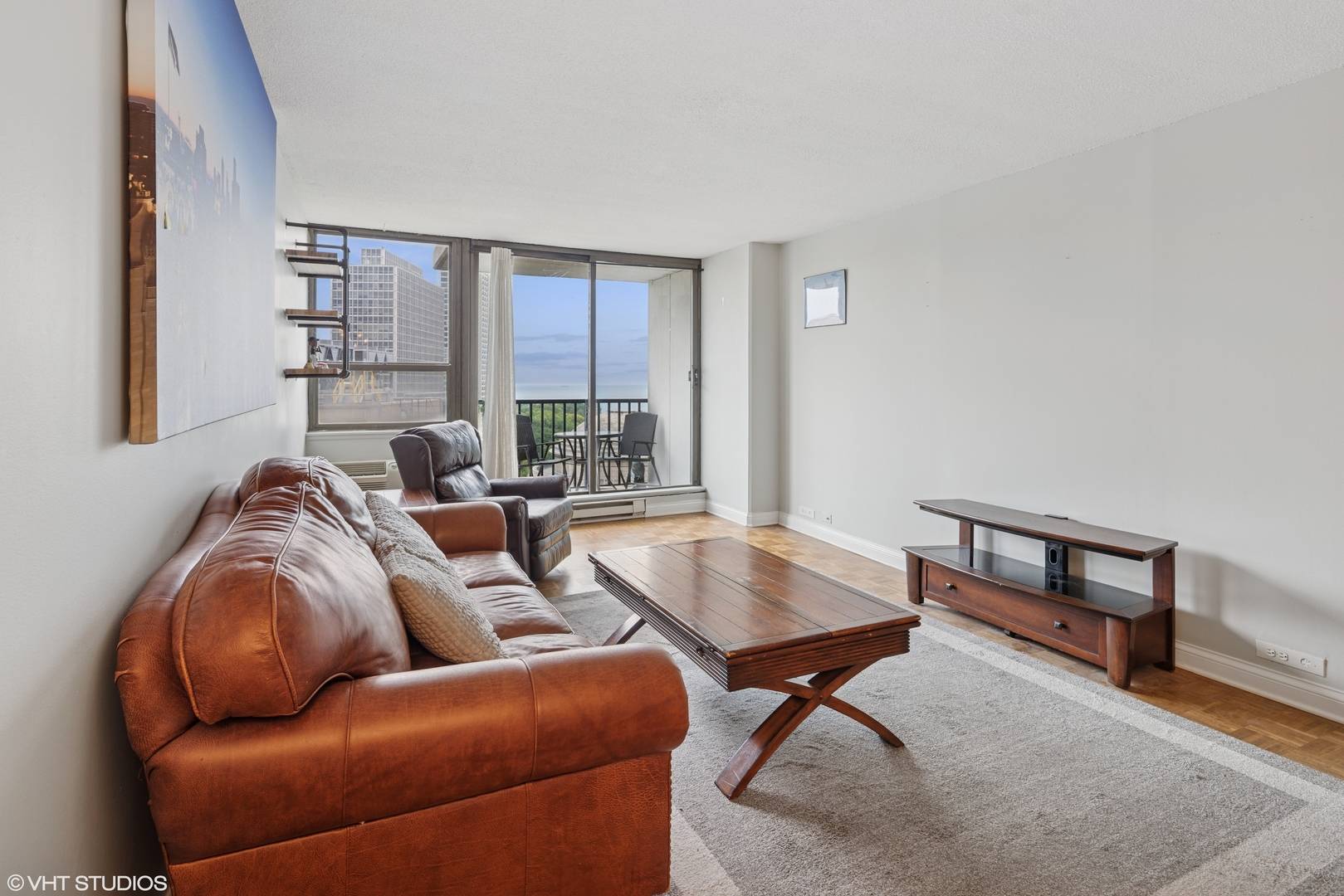 2740 N Pine Grove AVE #15A, Chicago, IL 60614