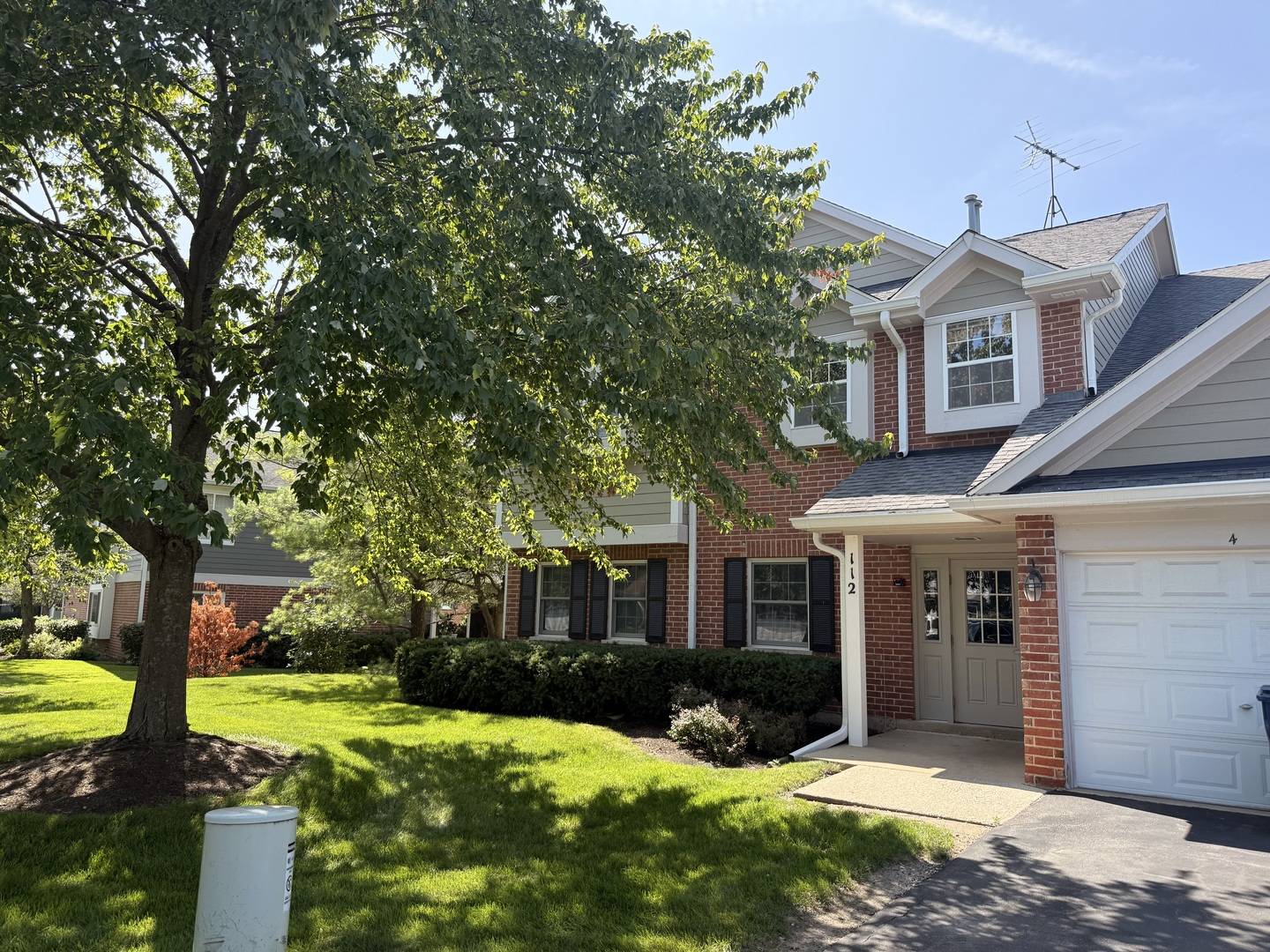 112 S Pembroke DR #2, Schaumburg, IL 60193