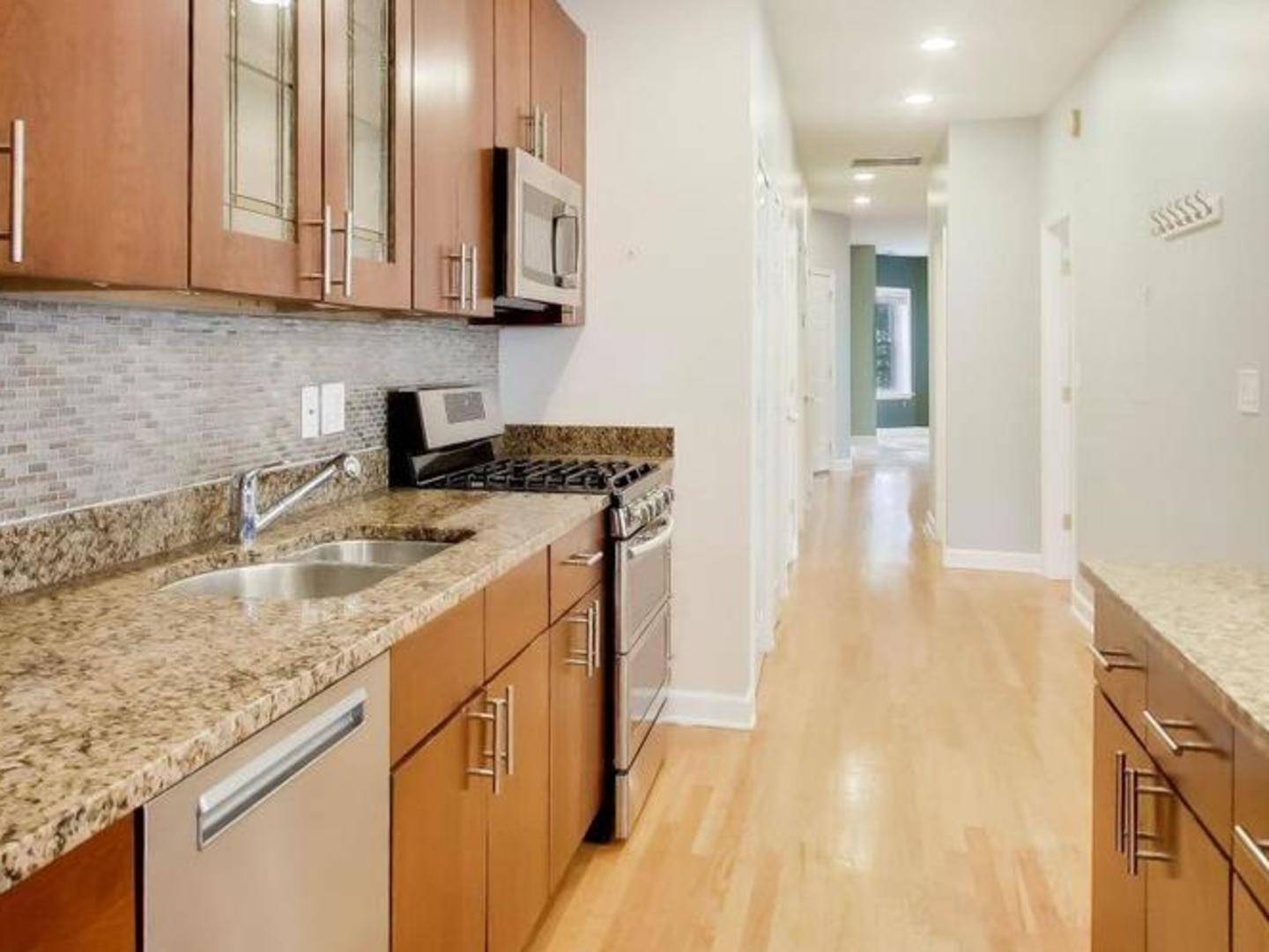 4253 N Mozart ST #3N, Chicago, IL 60618