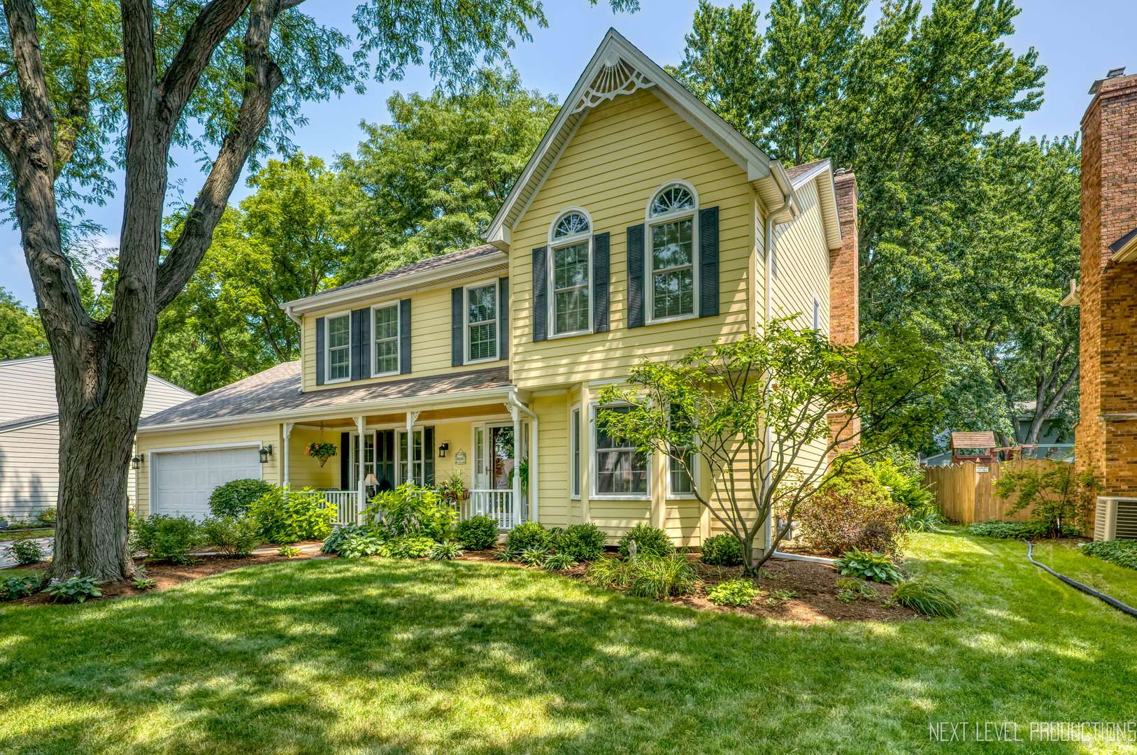 1200 Piccadilly CIR, Naperville, IL 60563
