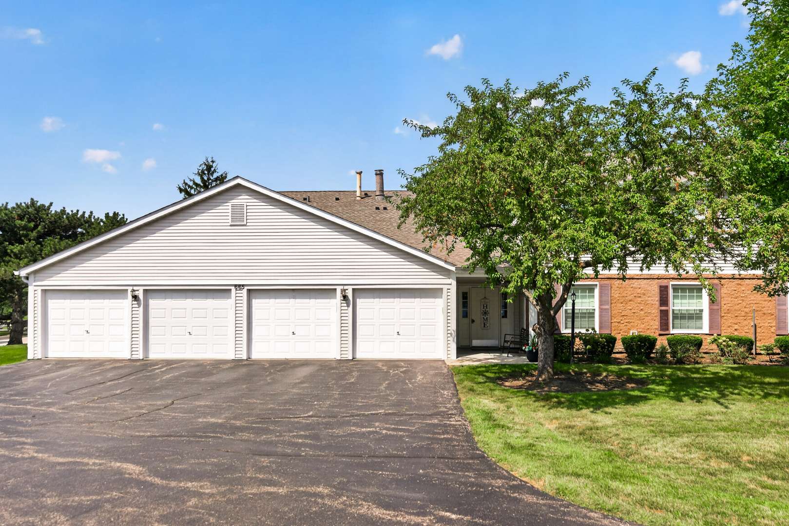 665 Thorntree CT #A-1, Bartlett, IL 60103