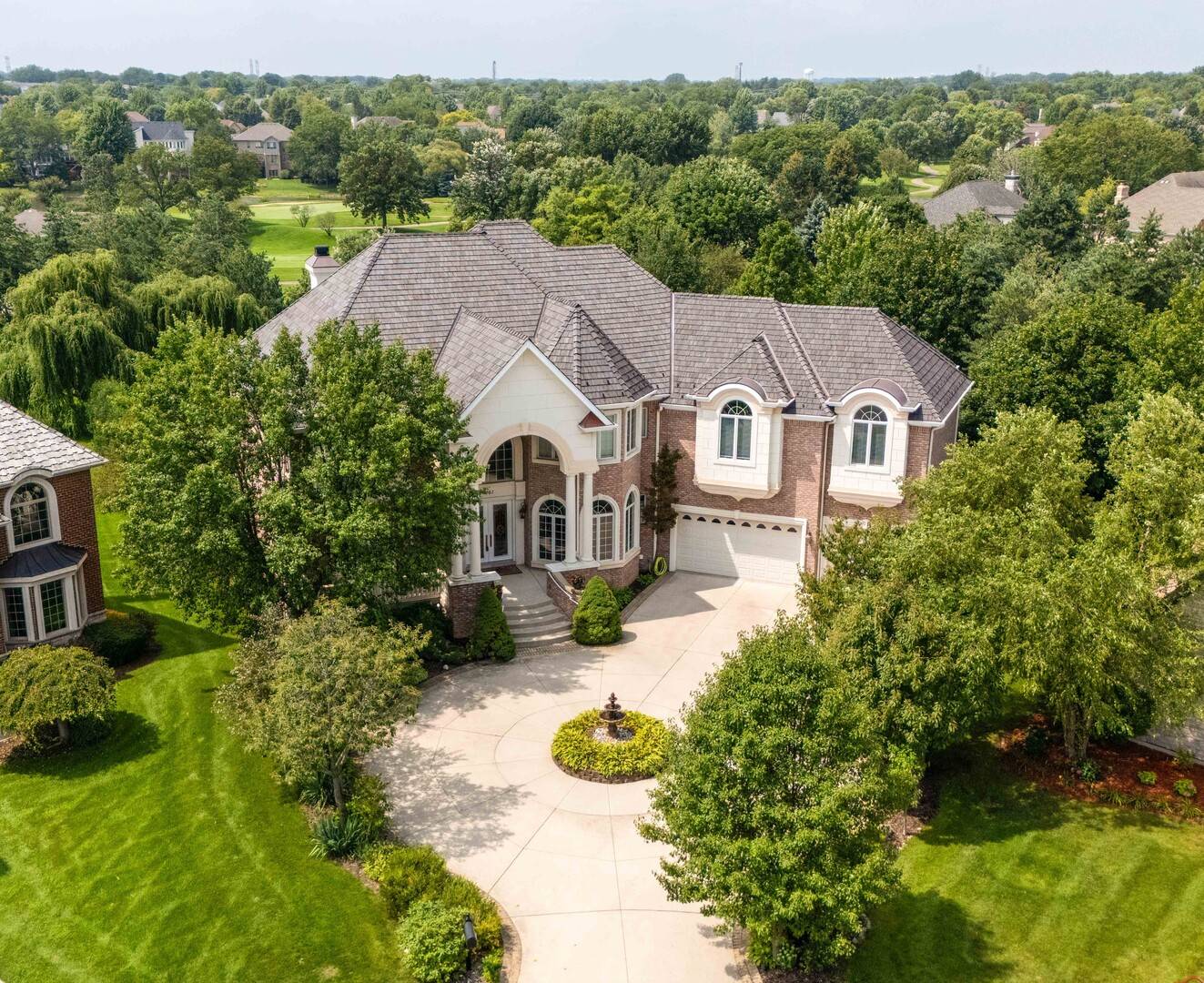 151 Palmer CIR, Vernon Hills, IL 60061