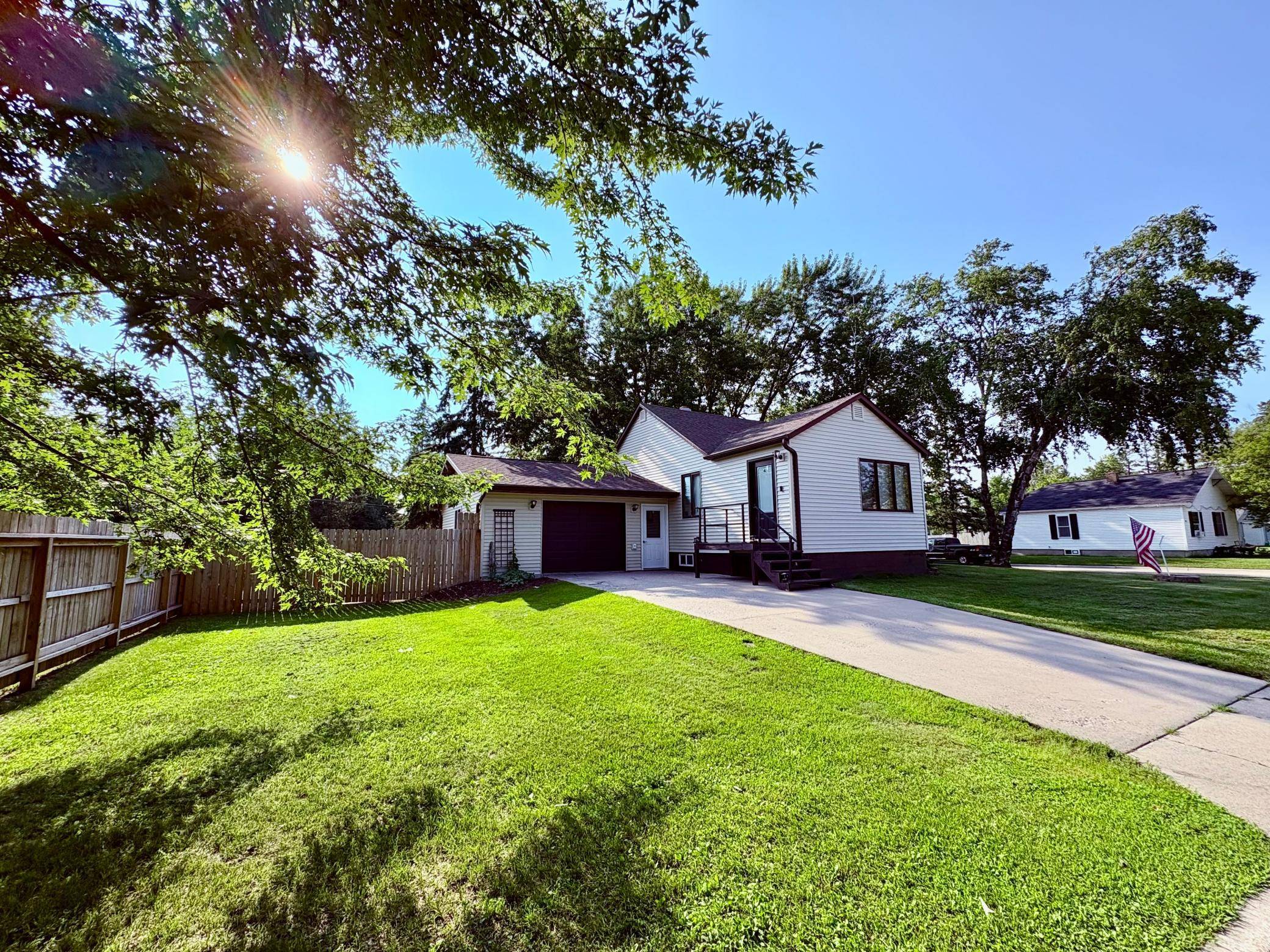 121 5th AVE NW, Baudette, MN 56623
