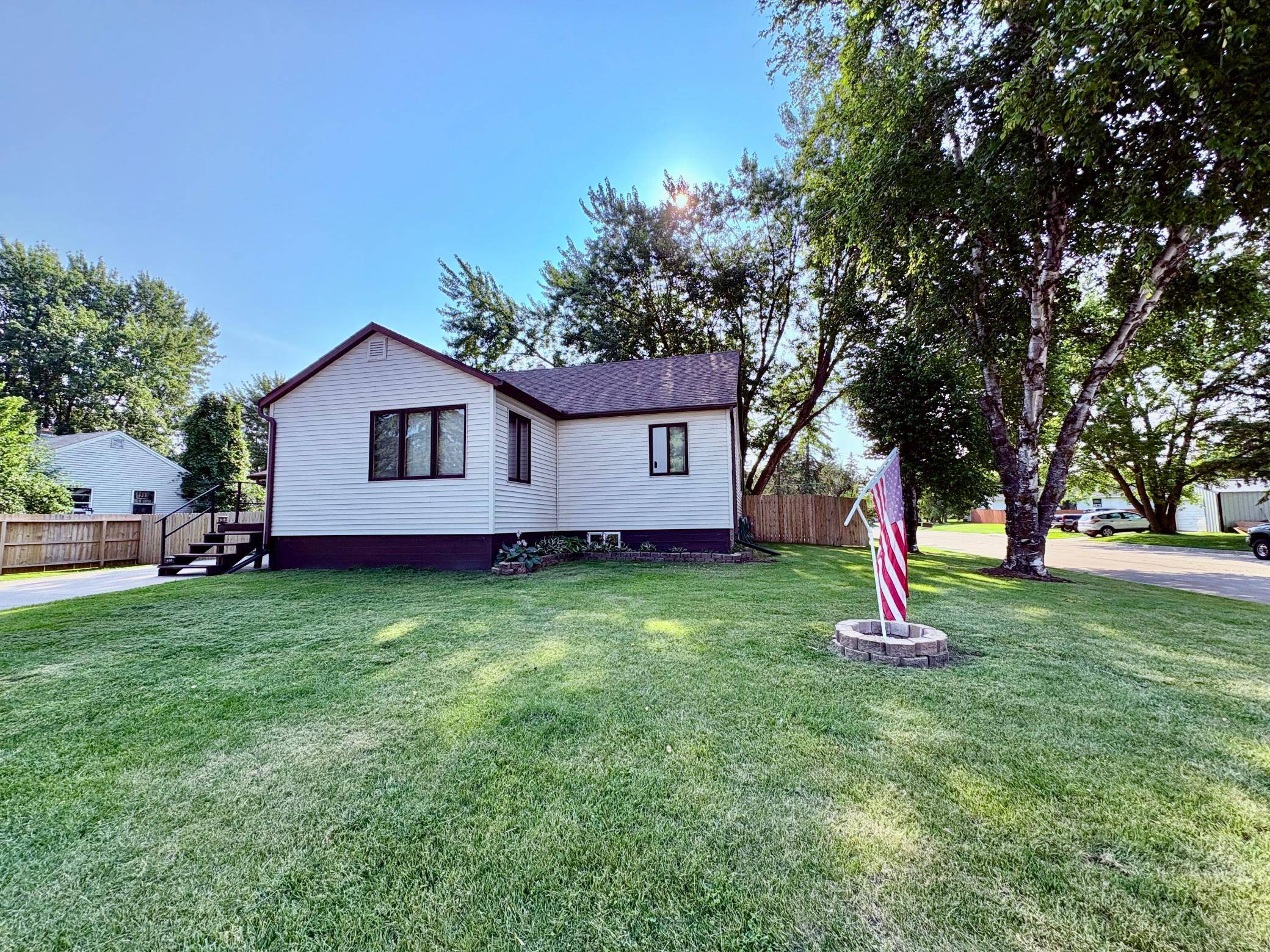 121 5th AVE NW, Baudette, MN 56623