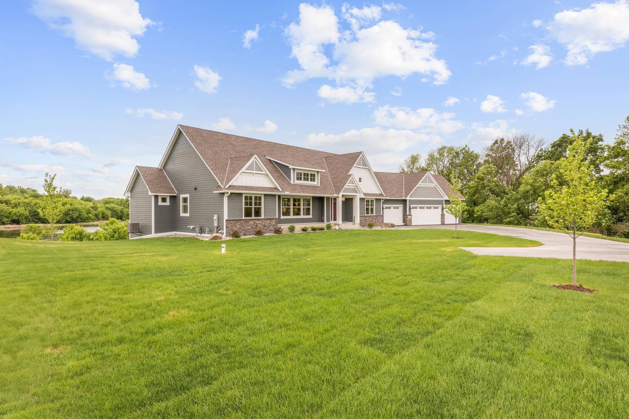 14325 Brockton LN, Rogers, MN 55374