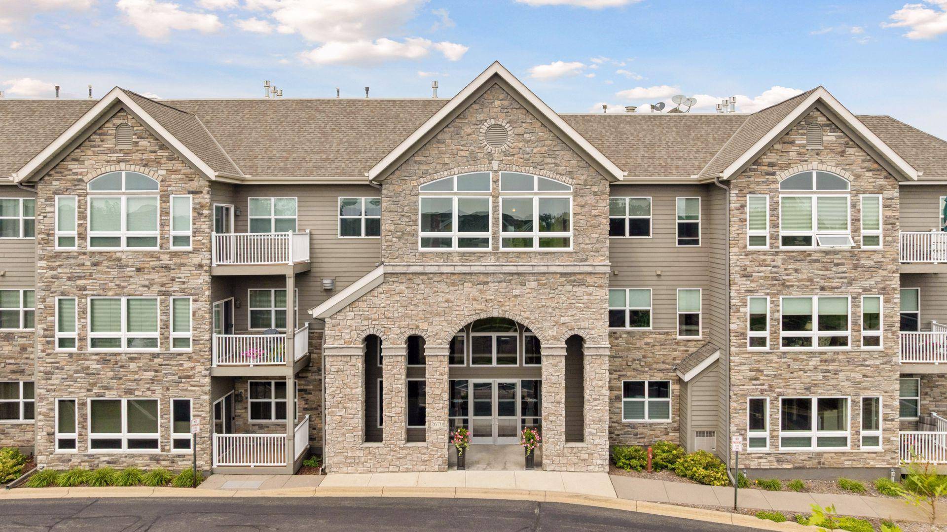 2670 Kelley Pkwy #103, Orono, MN 55356