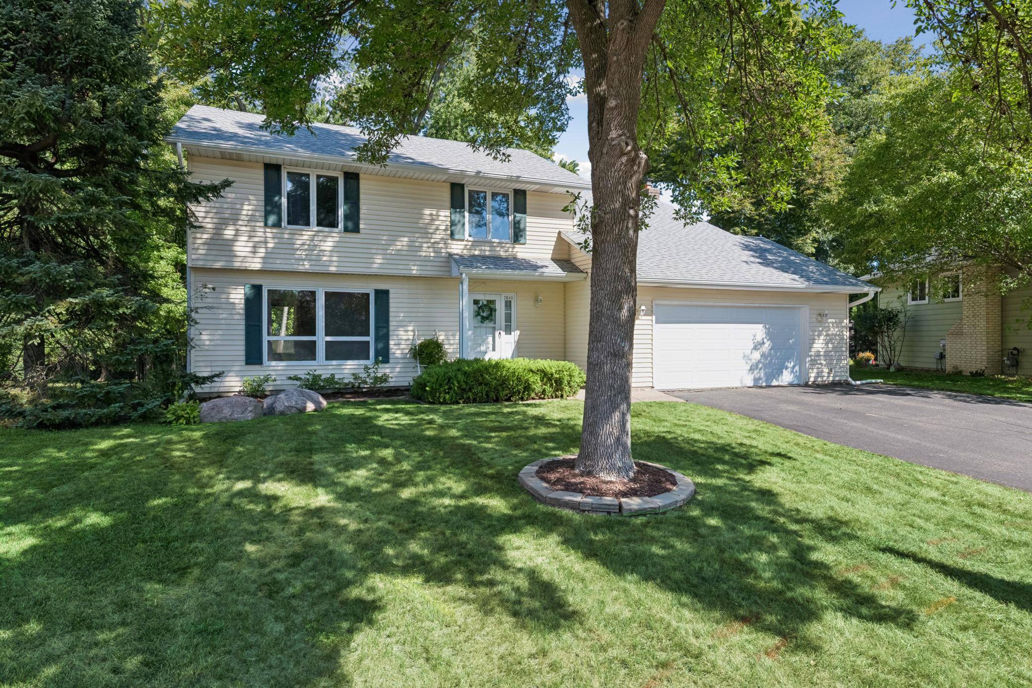7840 W 100th ST, Bloomington, MN 55438