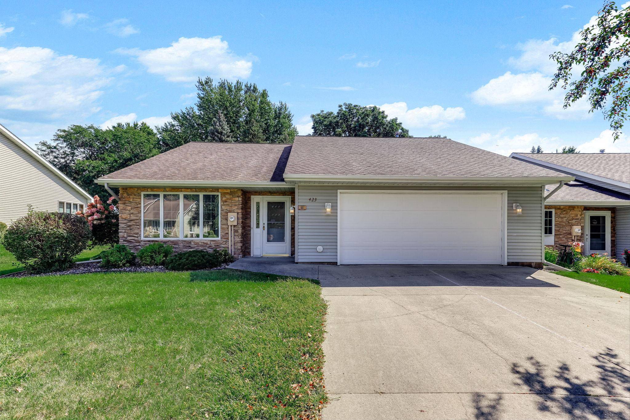 423 Tischler AVE SE, Faribault, MN 55021