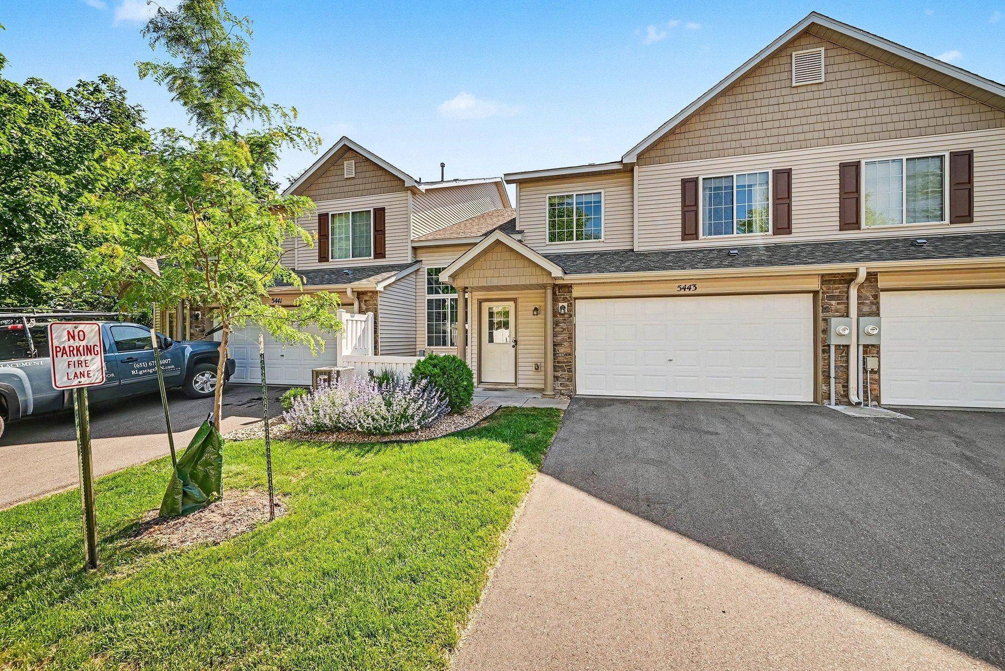 5443 Brewer LN, Inver Grove Heights, MN 55076