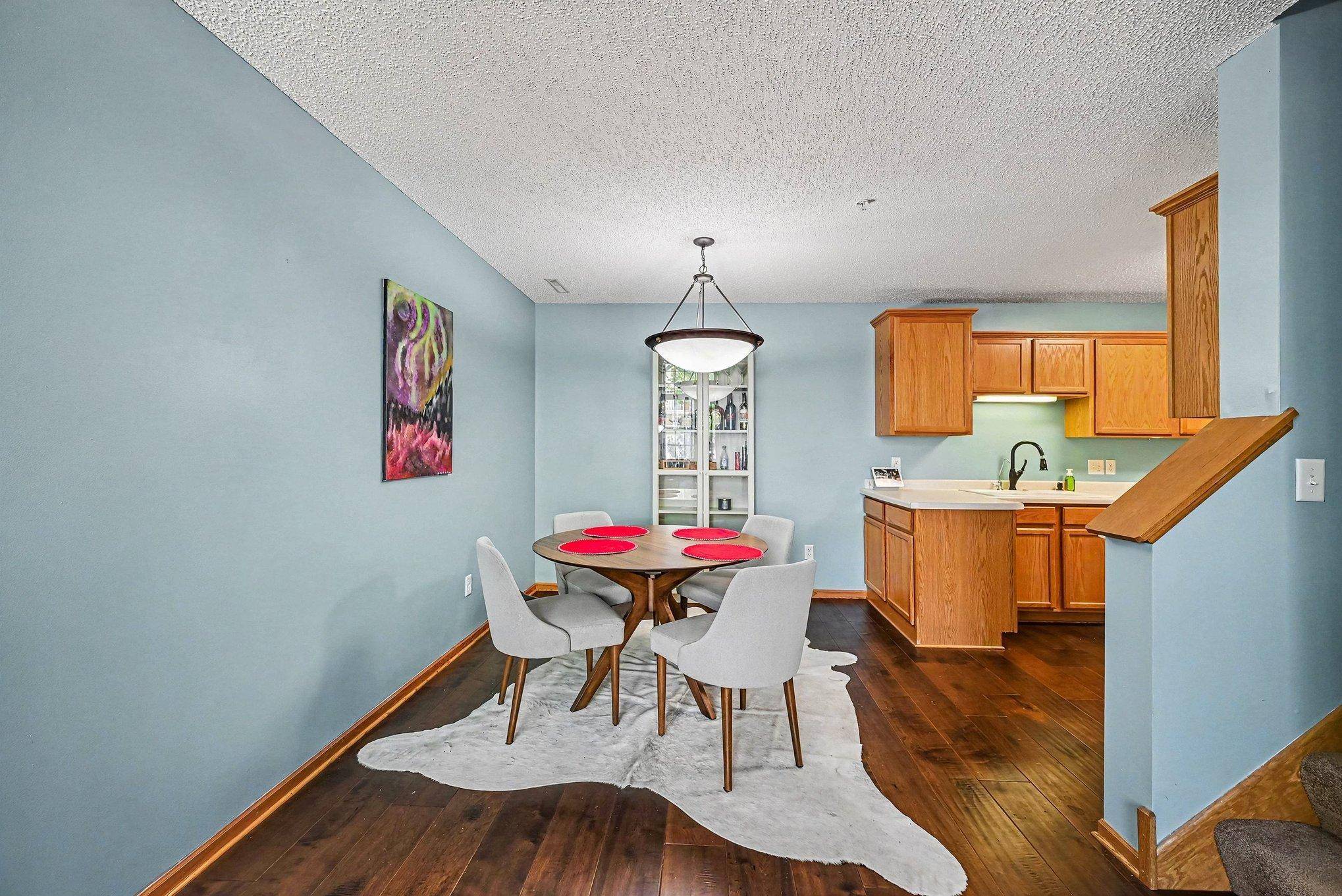 5443 Brewer LN, Inver Grove Heights, MN 55076
