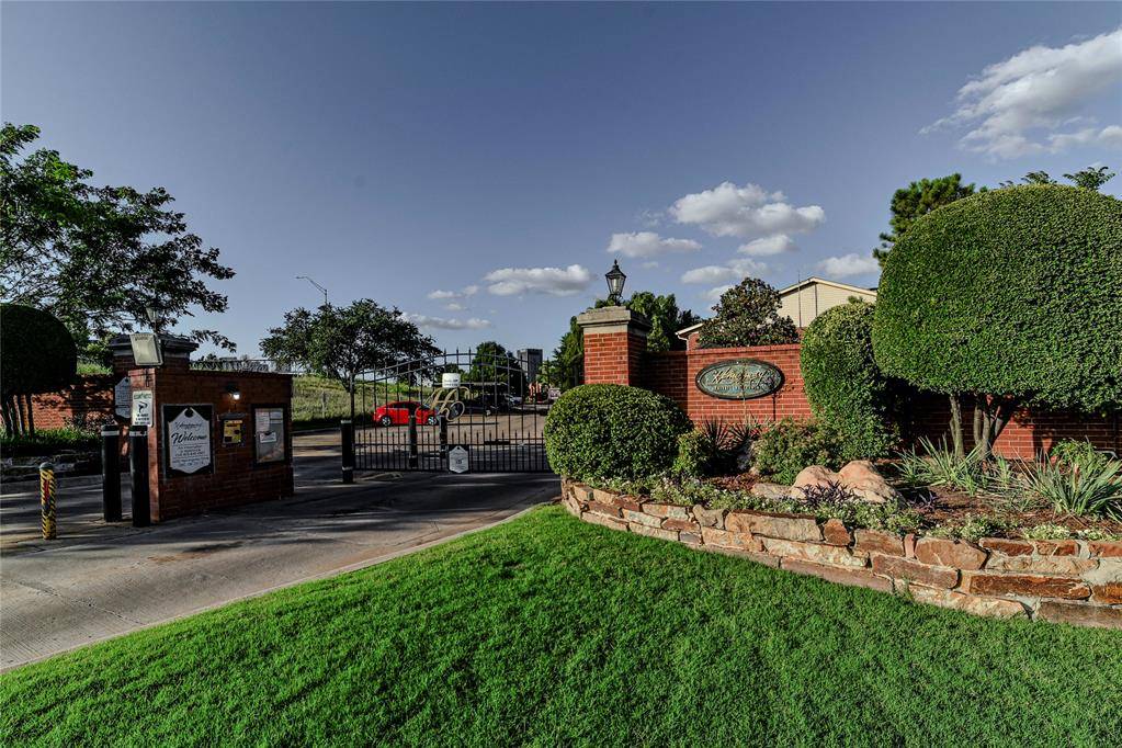 4400 Hemingway DR #215, Oklahoma City, OK 73118