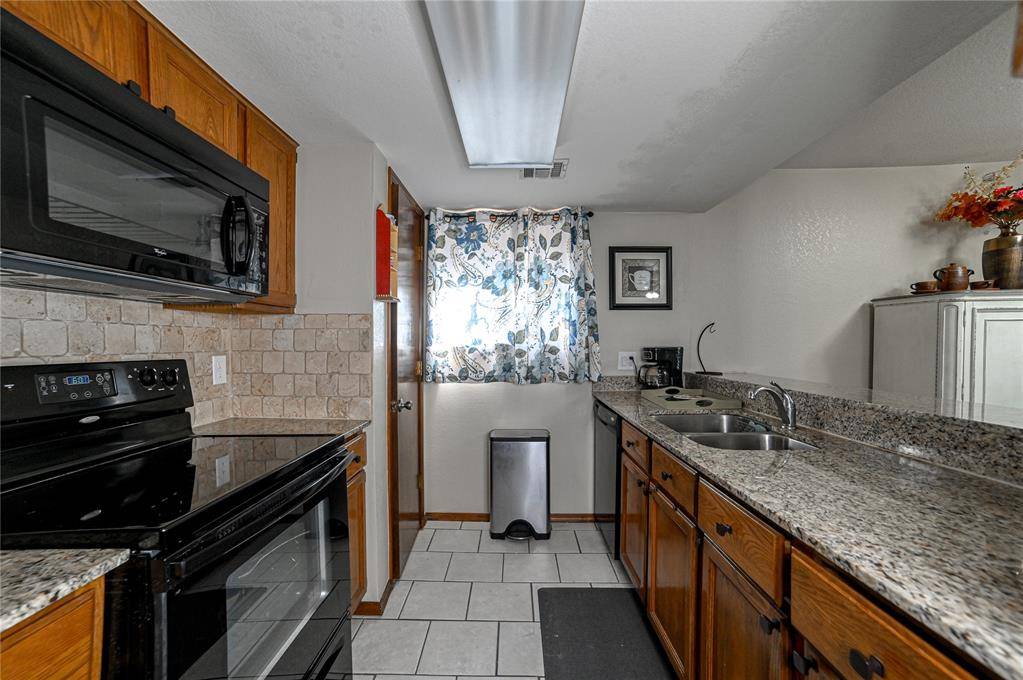 4400 Hemingway DR #215, Oklahoma City, OK 73118
