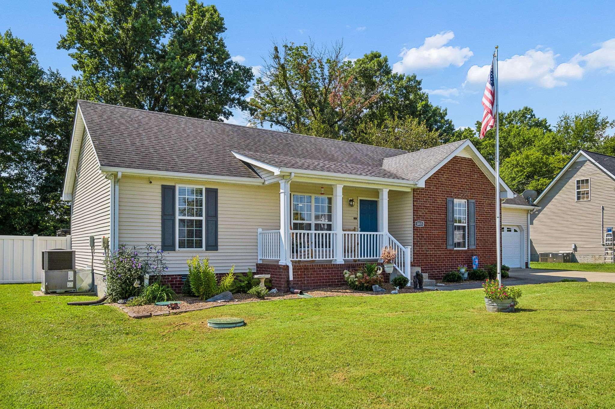 1015 Stepping Stone St, Christiana, TN 37037