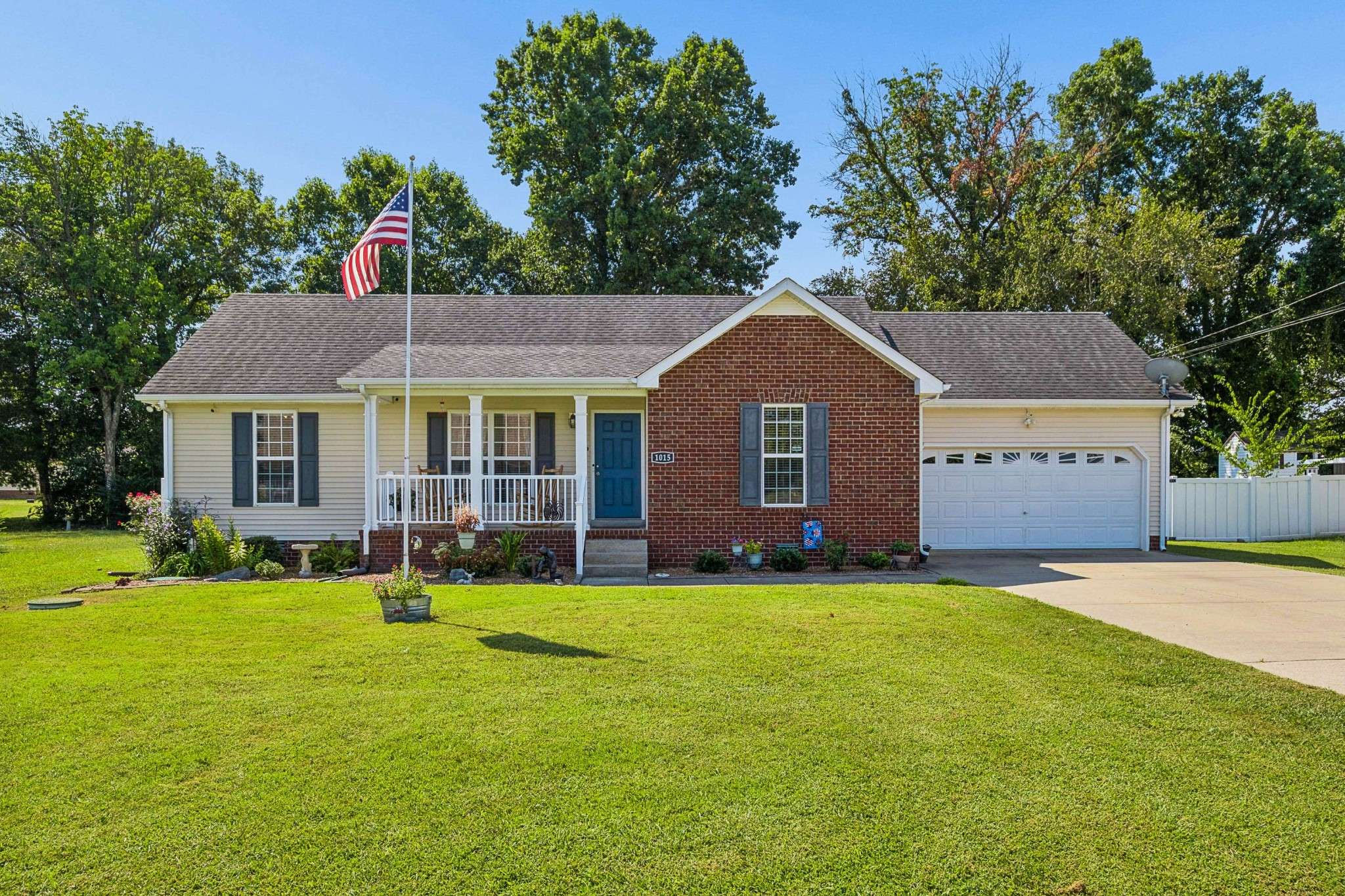 1015 Stepping Stone St, Christiana, TN 37037