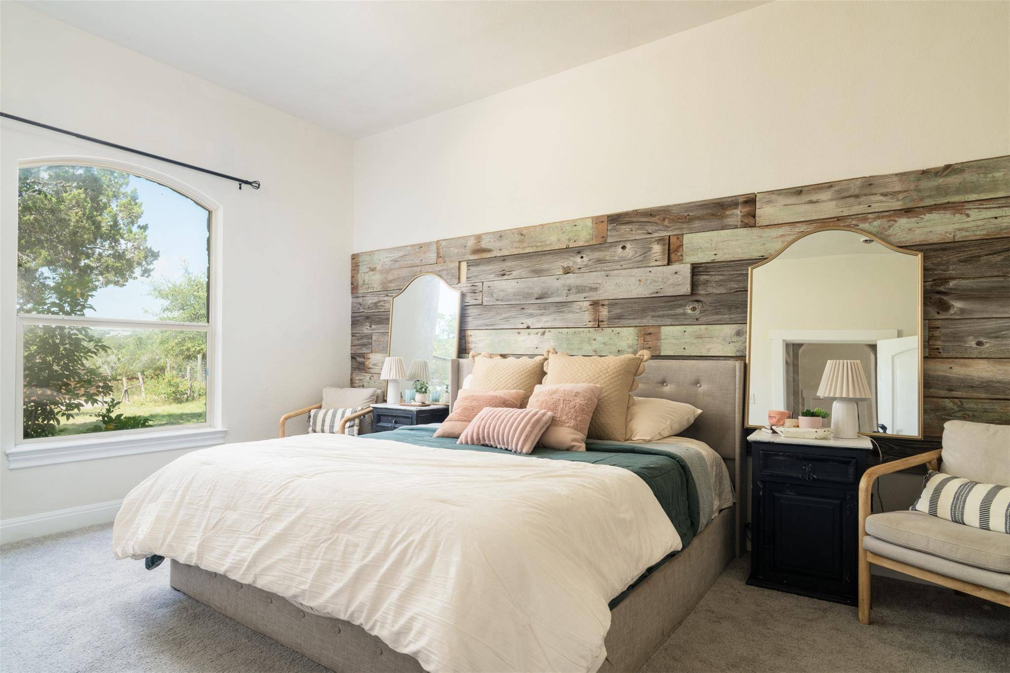 901 Panorama DR, Dripping Springs, TX 78620