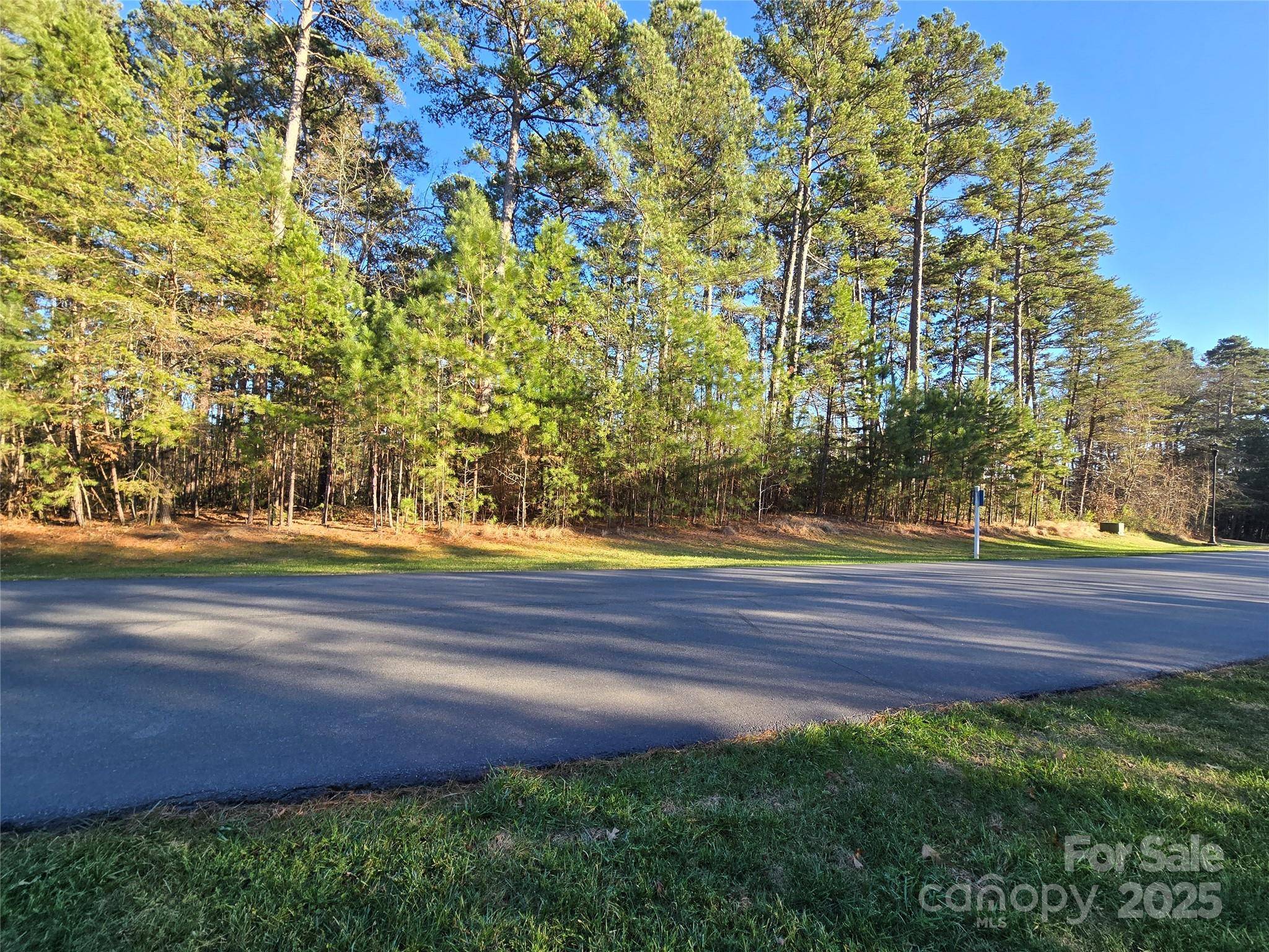 137 Heron Bay DR, Badin Lake, NC 28127
