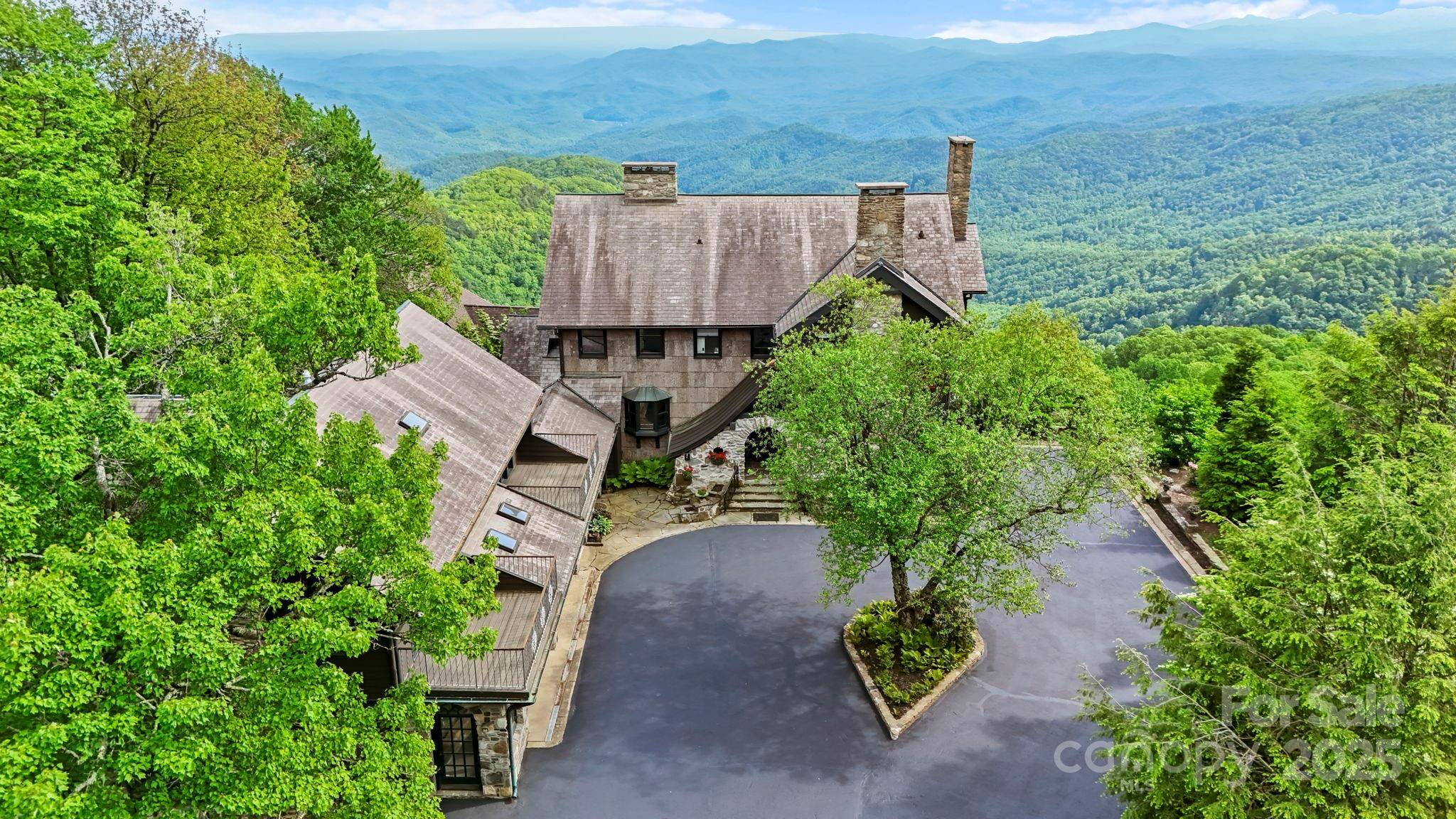 1245 Laurel LN, Blowing Rock, NC 28605