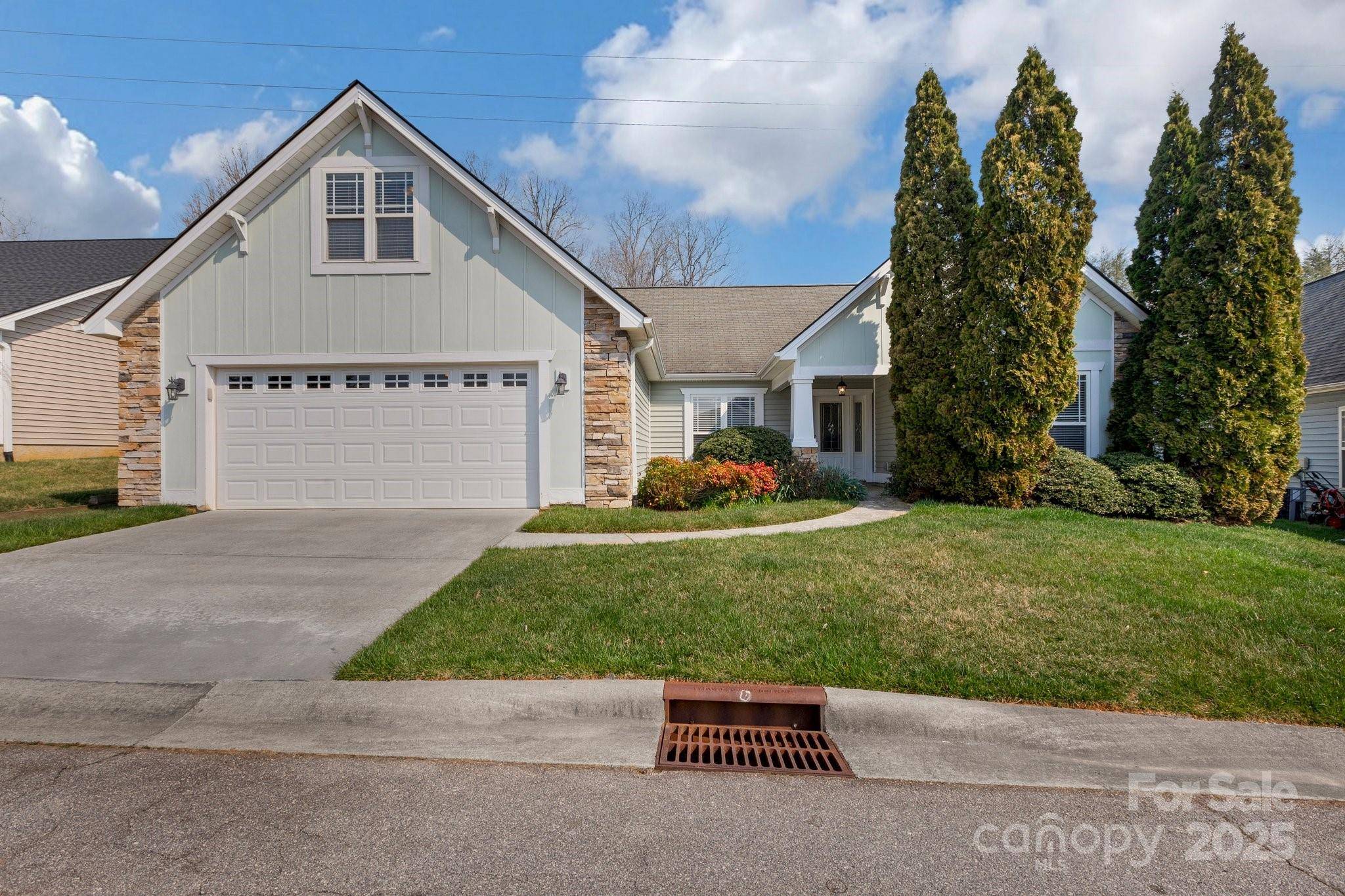 41 Sunview CIR, Arden, NC 28704