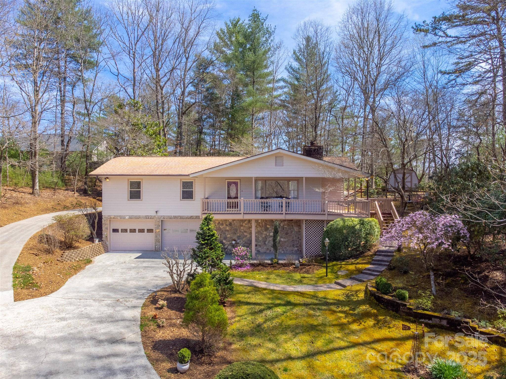 311 Winding Way DR, Franklin, NC 28734