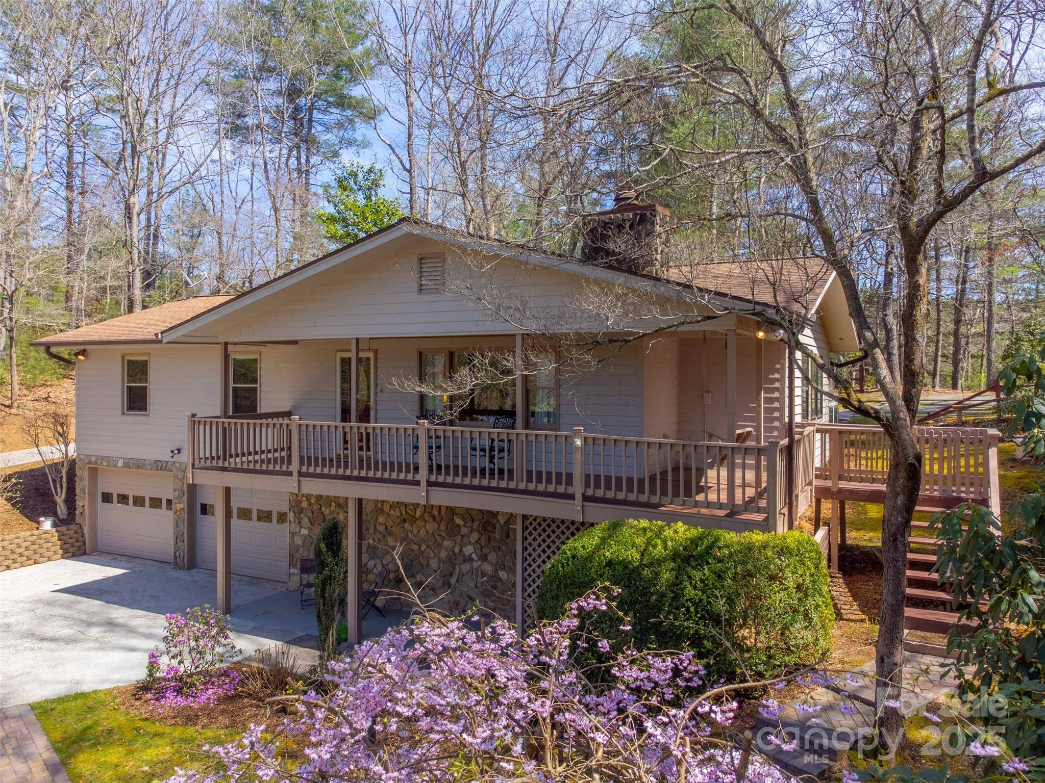 311 Winding Way DR, Franklin, NC 28734