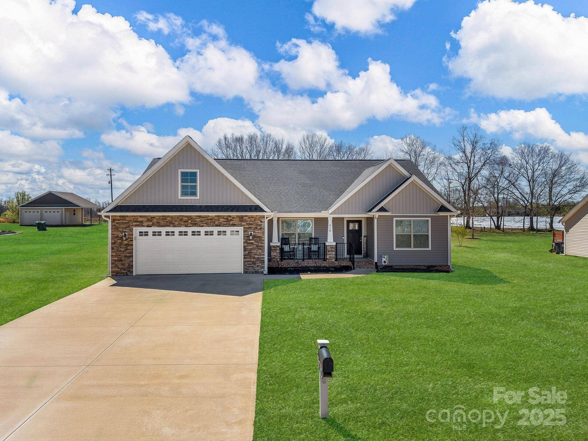 218 Little Man DR, Boiling Springs, SC 29316