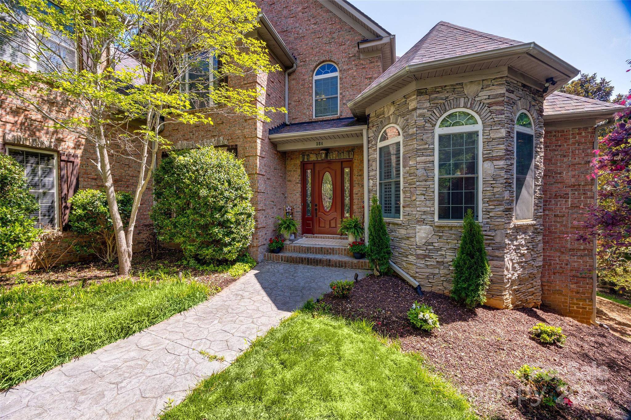 364 Stone Cliff LN, Clover, SC 29710
