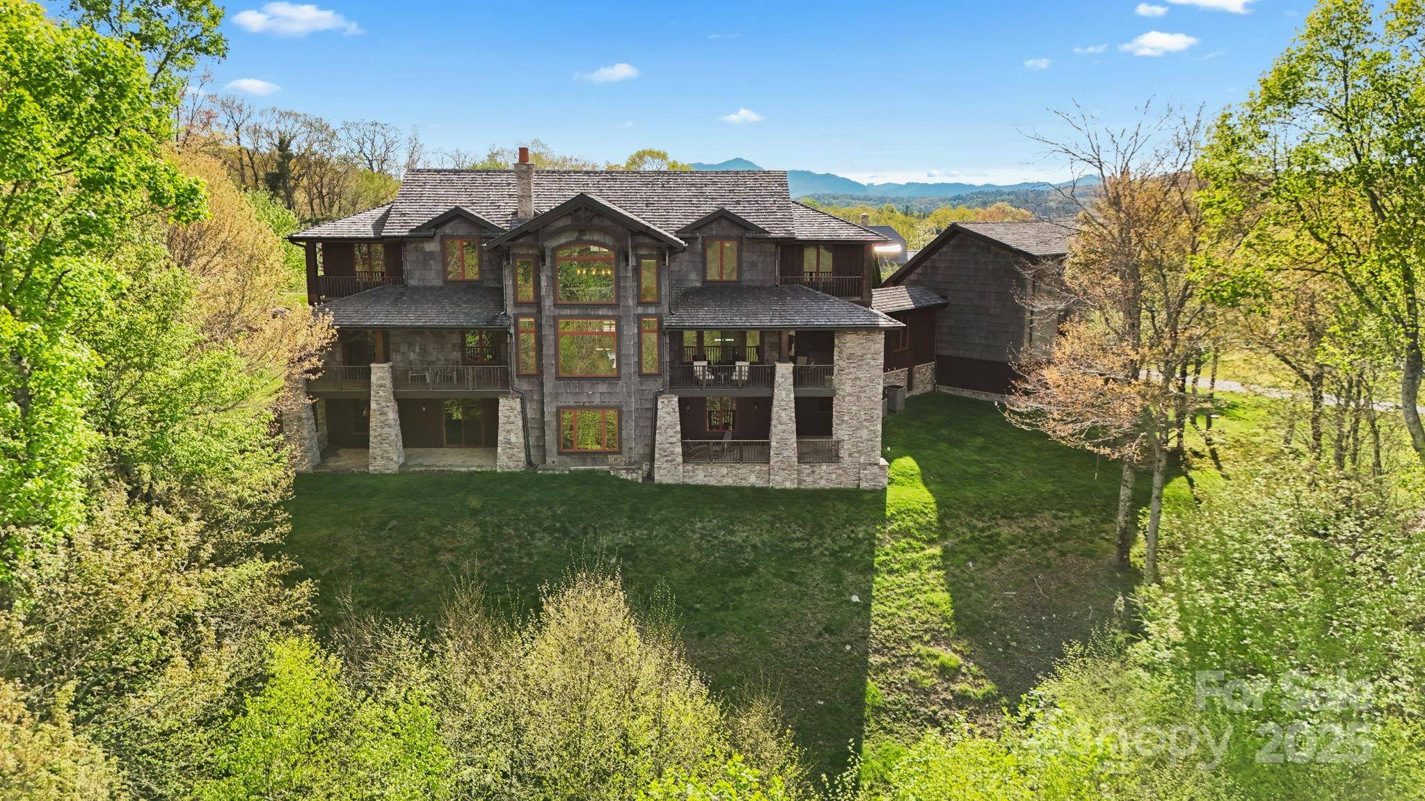 693 Thunderhill TRL, Blowing Rock, NC 28605