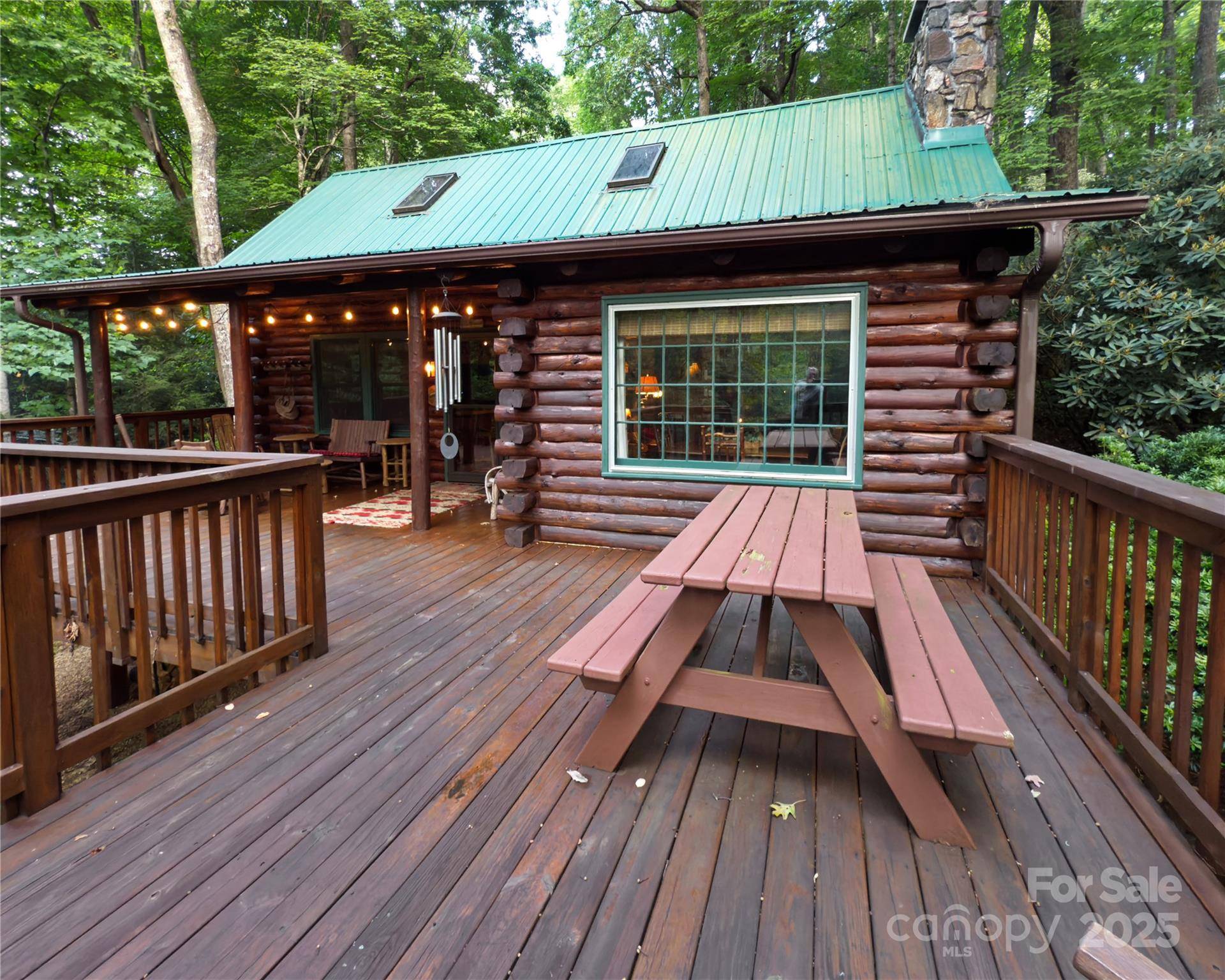 615 Sweetwater RDG, Burnsville, NC 28714