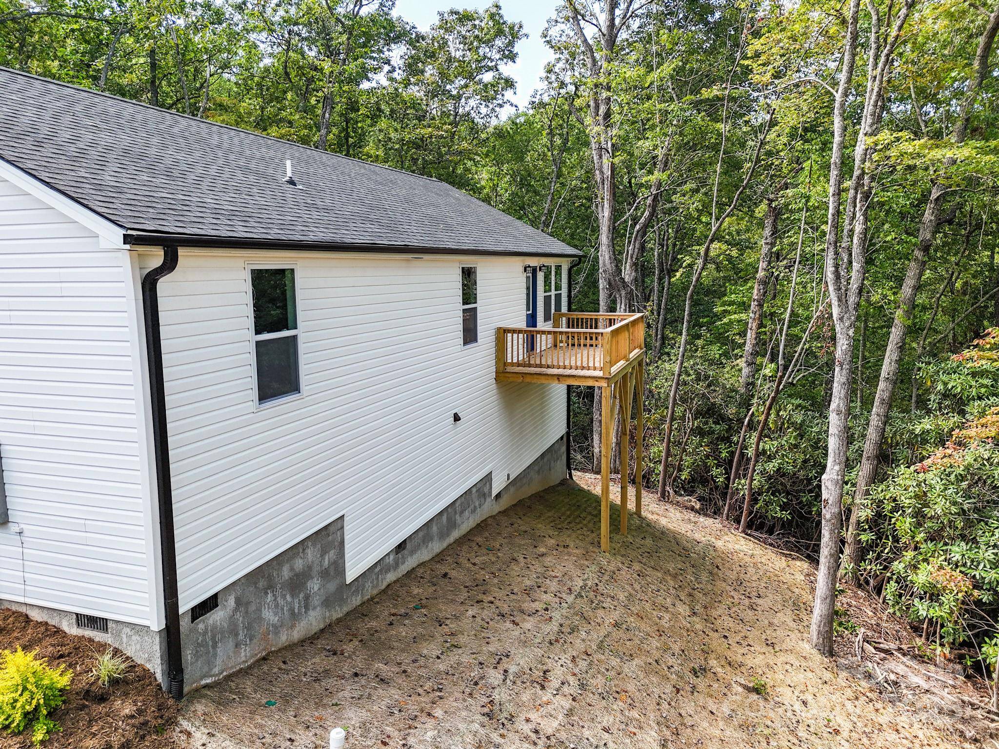168 Erwin Hill DR, Etowah, NC 28729
