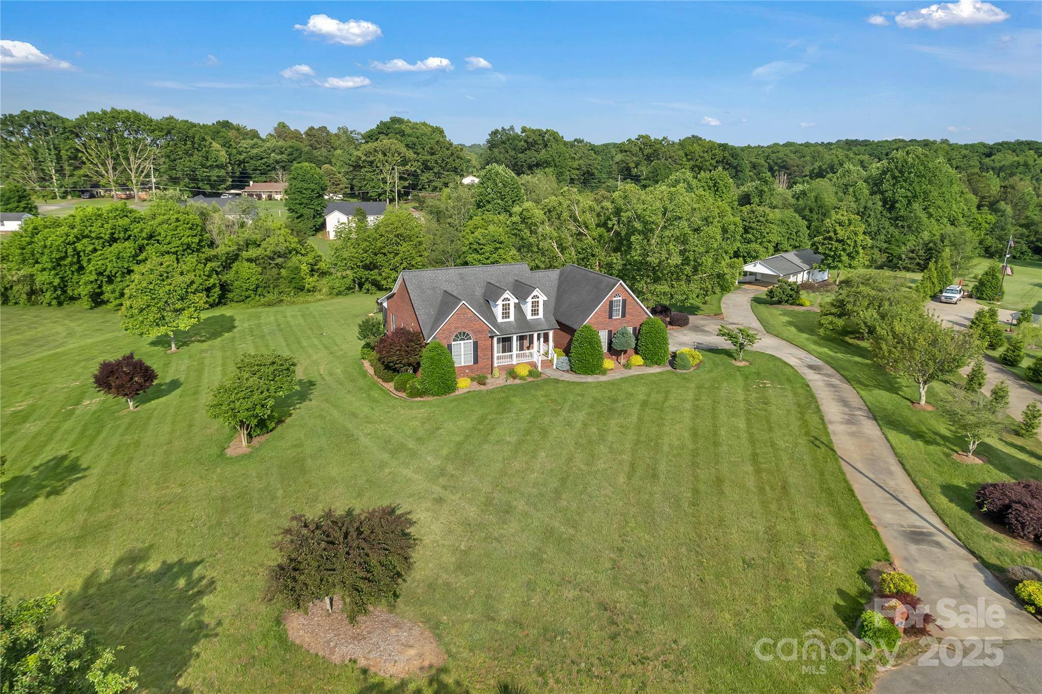 814 Settlers DR, Cherryville, NC 28021