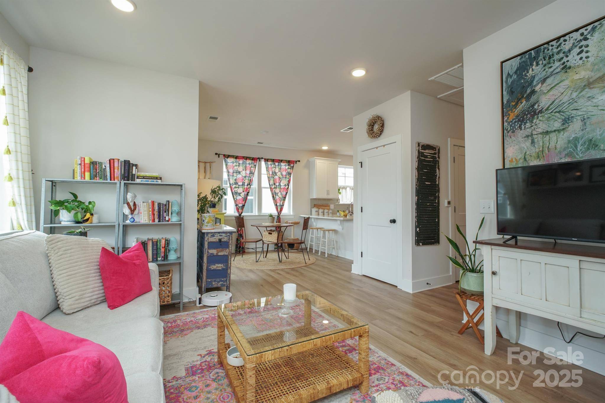 711 Beaty ST, Davidson, NC 28036
