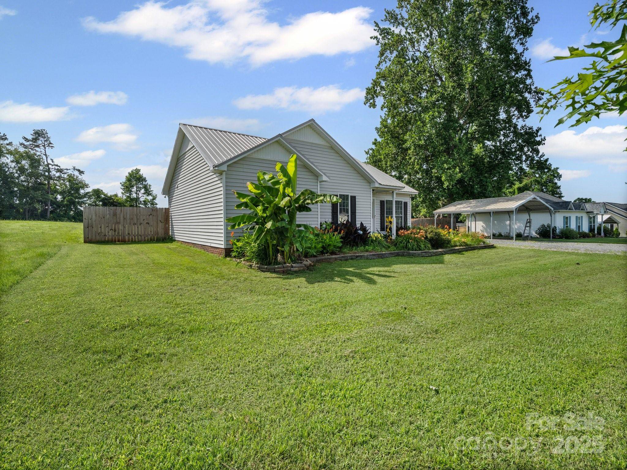 111 Charcoal RD, Cherryville, NC 28021