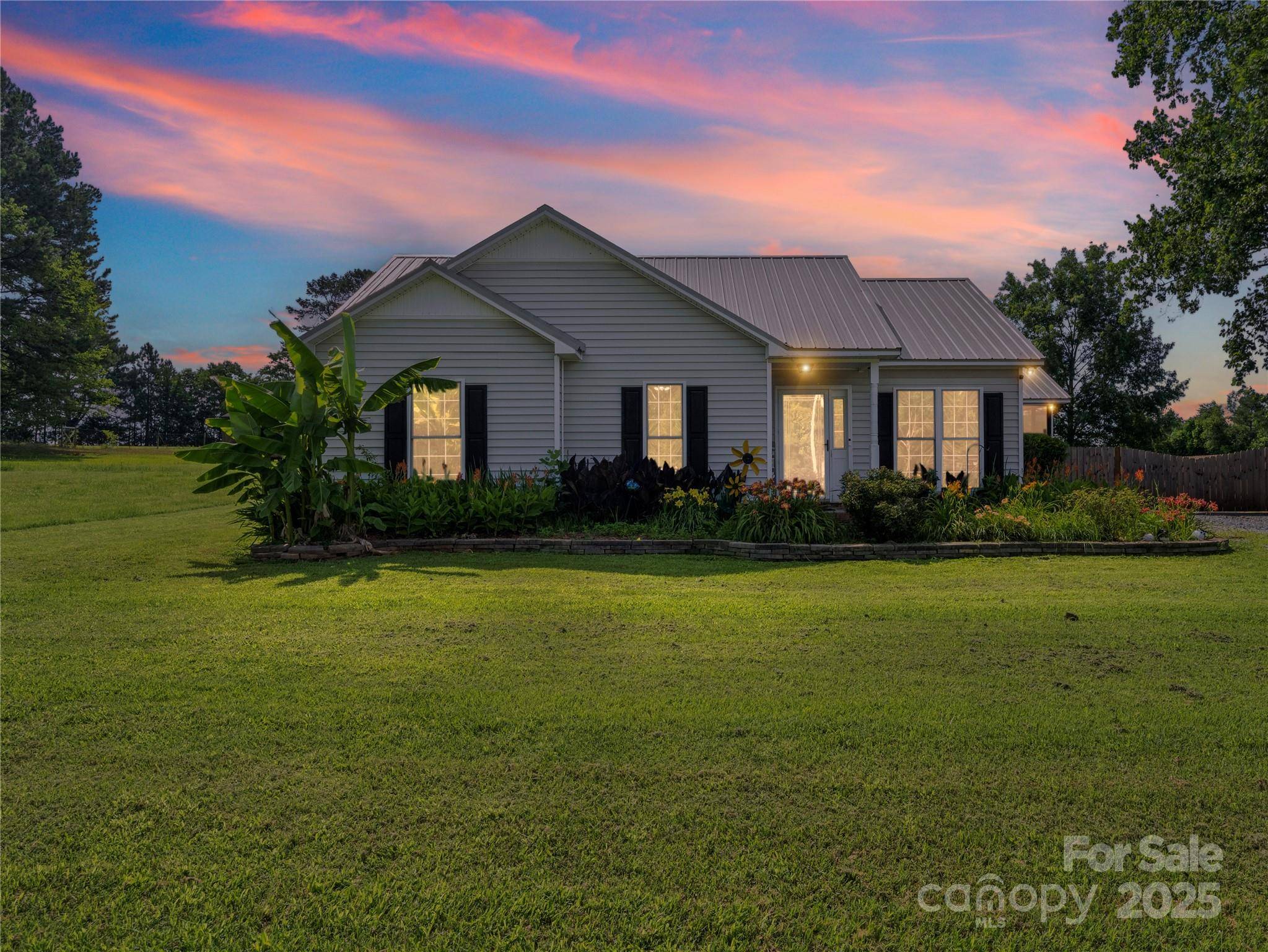 111 Charcoal RD, Cherryville, NC 28021