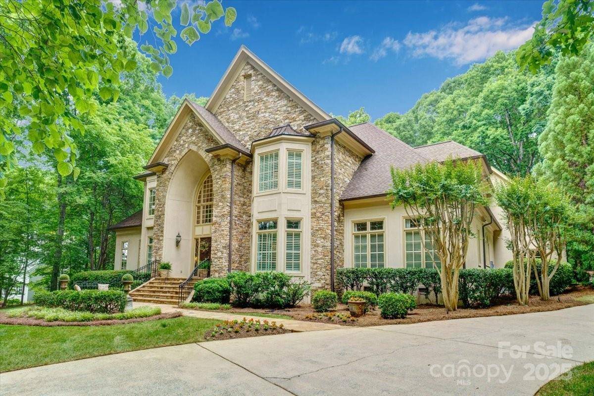 517 Kingsdown CT, Waxhaw, NC 28173